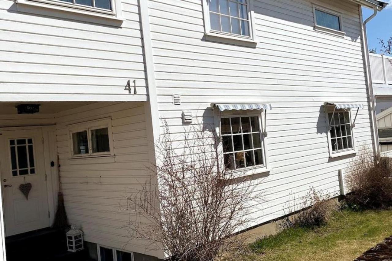 Bynaer Villa V/Ntnu.Garasje Internett, Badstue,Hage Gjovik Exterior photo